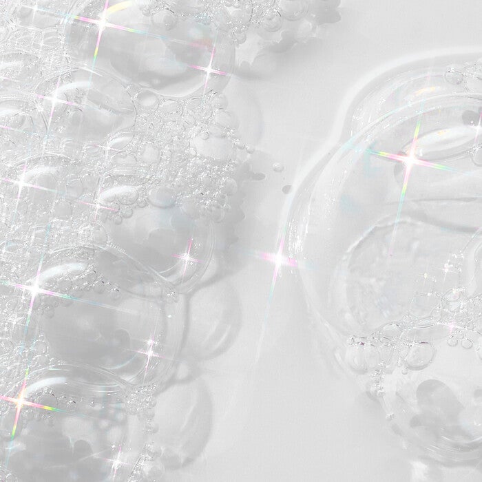 https://www.elfcosmetics.com/dw/image/v2/BBXC_PRD/on/demandware.static/-/Sites-elf-master/default/dwa491cc4e/2025/CleanQueenLIQUIDCleaner/101424_elf_CleanQueen_MAIN_0003_81657_RGB_IGF.jpg?sw=700&q=90&strip=false