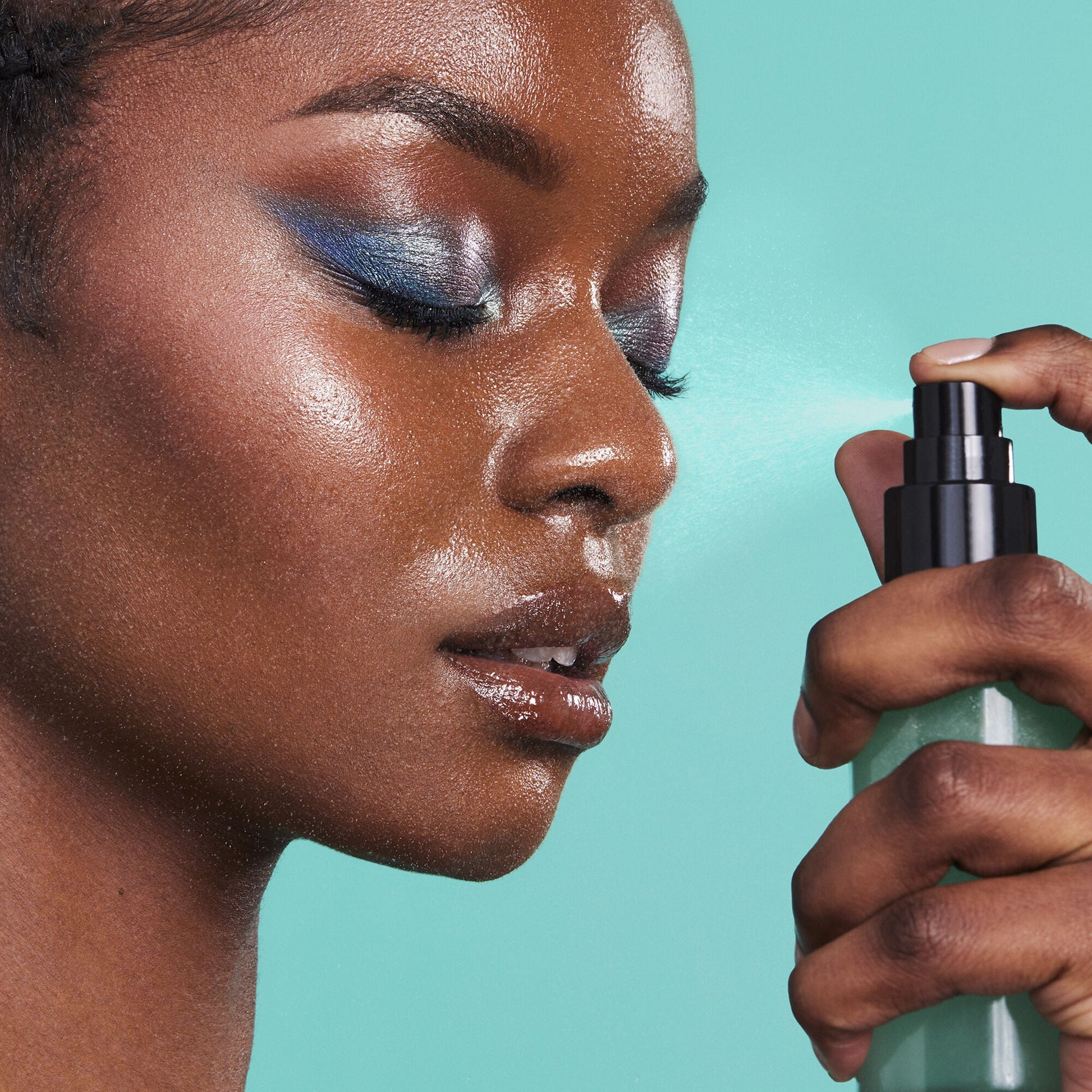 https://www.elfcosmetics.com/dw/image/v2/BBXC_PRD/on/demandware.static/-/Sites-elf-master/default/dw7534c146/2024/PowerGripDewySettingSpray/110923_Lizzy_PowerGripSS_Edit_7560_IGF.jpg