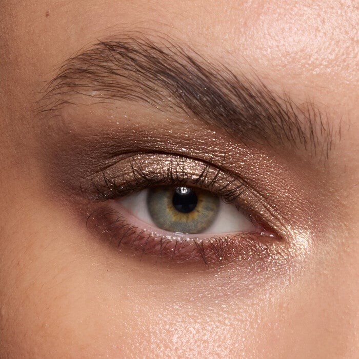 https://www.elfcosmetics.com/dw/image/v2/BBXC_PRD/on/demandware.static/-/Sites-elf-master/default/dw8ce15844/2024/Perfect10EyeshadowEthereal/84887_PERFECT_10_EYESHADOW_PALETTE_LOOK_2_NIGHTTIME_ALISSA_0069_V2_MACRO.jpg?sw=700&q=90&strip=false